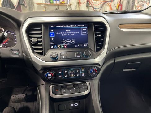 Certified 2023 GMC Acadia SLE w/ Driver Convenience Package image 18