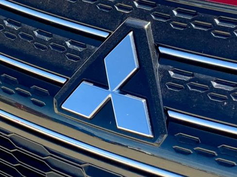 Used 2024 Mitsubishi Outlander SE image 14