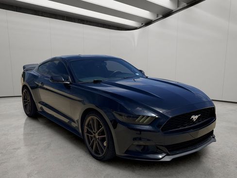 Used 2016 Ford Mustang Coupe RWD image 7