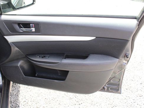 Used 2012 Subaru Outback 2.5i AWD/4WD image 20
