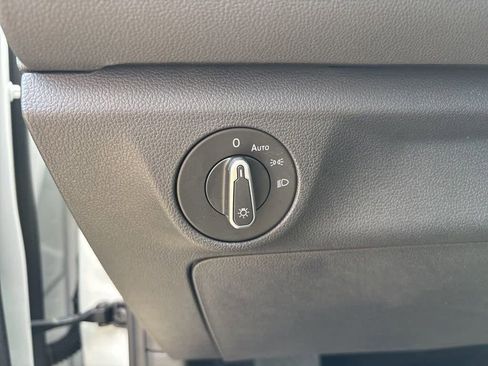 Used 2025 Volkswagen Jetta S image 25