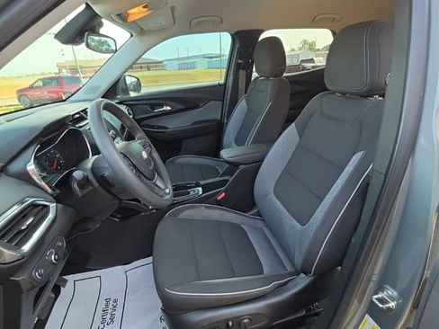 Used 2023 Chevrolet TrailBlazer LT FWD image 10