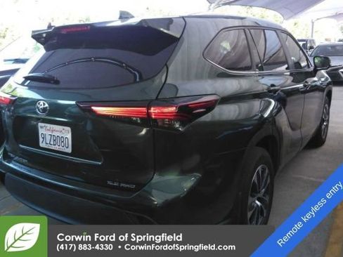 Used 2024 Toyota Highlander XLE image 4