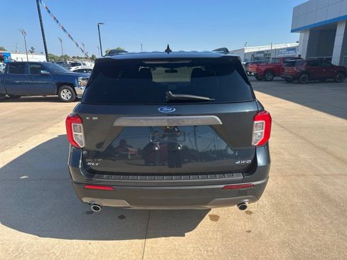 Used 2023 Ford Explorer XLT w/ Equipment Group 202A AWD/4WD image 31