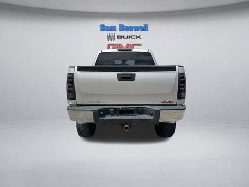 Used 2007 GMC Sierra 1500 SLT w/ SLE/SLT Trailering Package AWD/4WD image 8