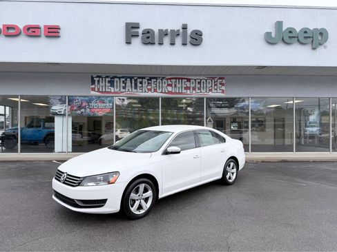 Used 2013 Volkswagen Passat 2.5 SE FWD image 1
