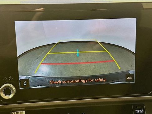 Used 2025 Toyota Camry SE image 11