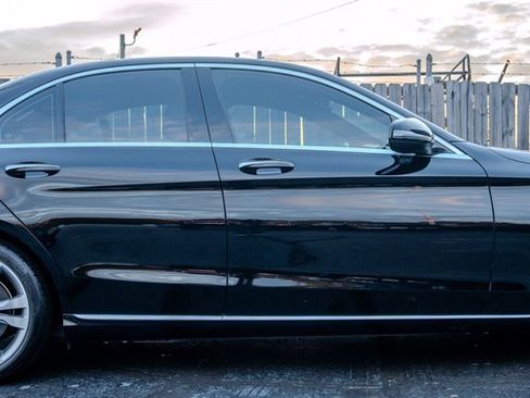 Used 2019 Mercedes-Benz C 300 Sedan w/ Premium Package image 6