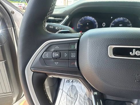 Used 2023 Jeep Grand Cherokee Laredo w/ Luxury Tech Group I AWD/4WD image 18