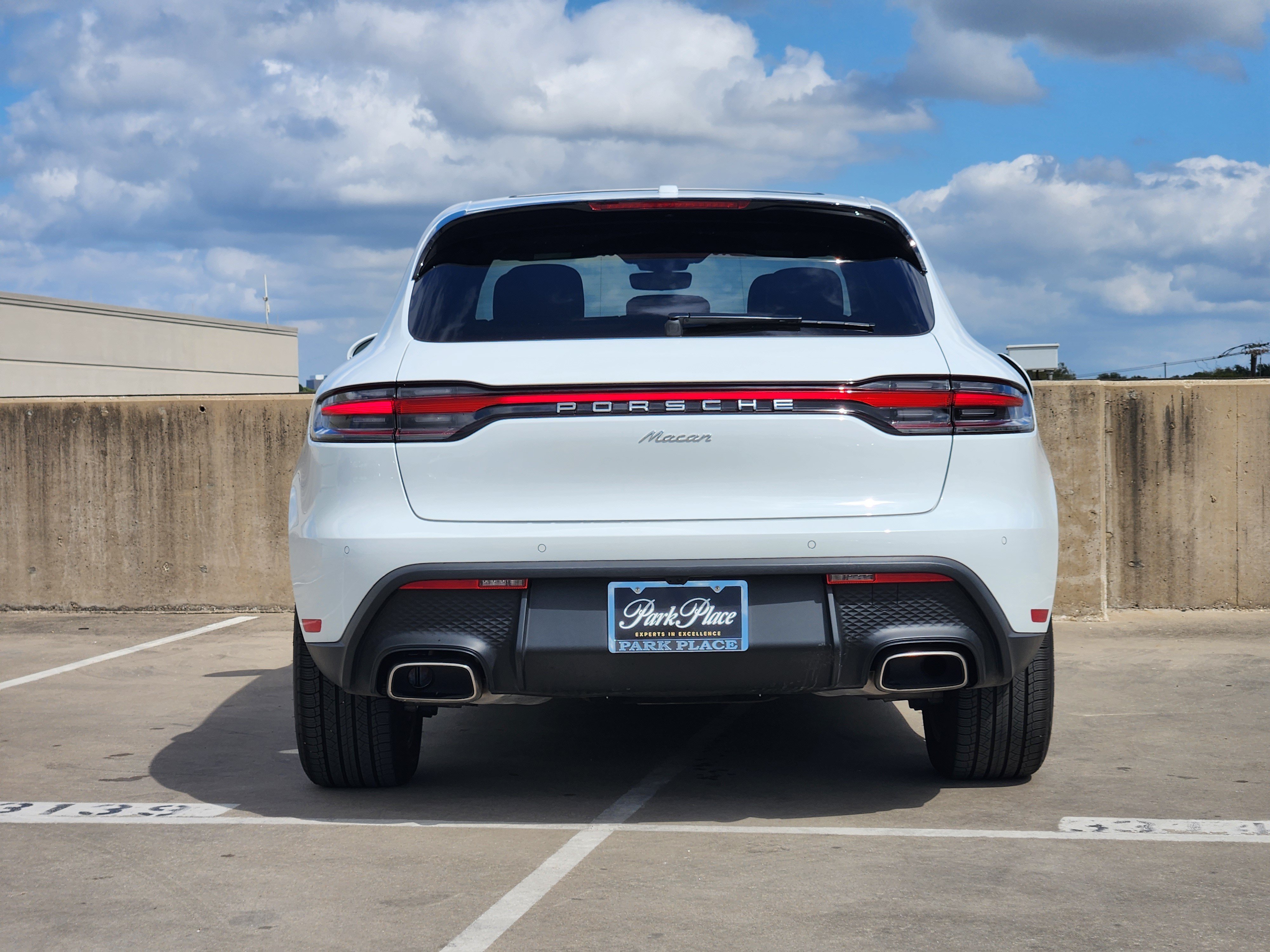 Certified 2026 Porsche Macan AWD/4WD image 7