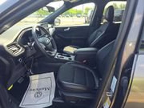 Used 2024 Ford Escape ST-Line w/ Tech Pack #1 AWD/4WD image 8