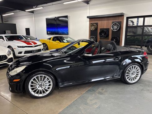 Used 2005 Mercedes-Benz SLK 55 AMG image 4