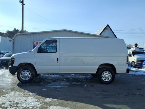 Used 2010 Ford E-250 and Econoline 250 E-250 image 2