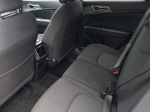 Used 2024 Kia Sportage LX FWD image 13