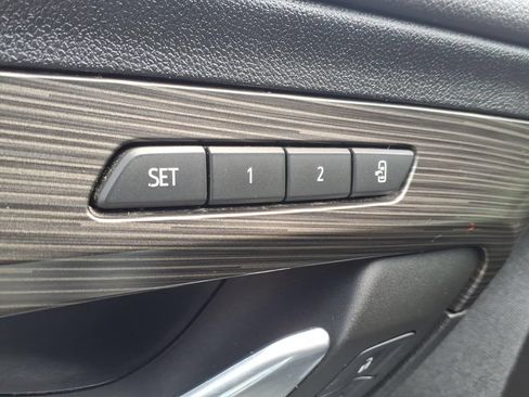 Used 2022 GMC Terrain SLT AWD/4WD image 10