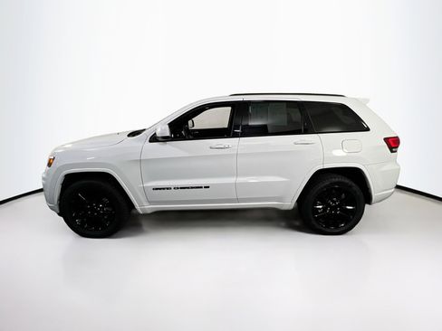 Used 2022 Jeep Grand Cherokee Laredo X image 8