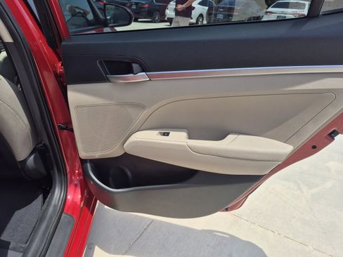 Used 2019 Hyundai Elantra SE w/ Cargo Package FWD image 17