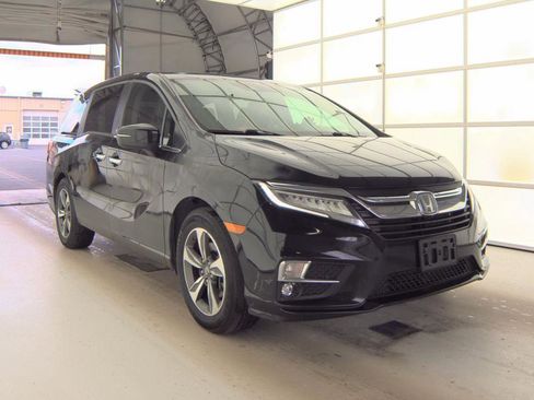 Used 2018 Honda Odyssey Touring image 3