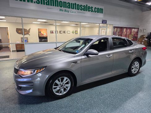 Used 2018 Kia Optima LX FWD image 2