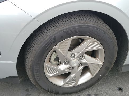 Used 2025 Hyundai Sonata SE FWD image 2