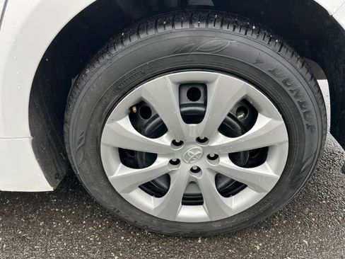 Used 2025 Toyota Corolla LE image 29