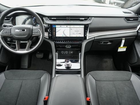 New 2026 Jeep Grand Cherokee L 4WD image 12