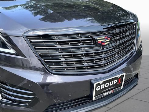 Used 2018 Cadillac XT5 Platinum AWD/4WD image 29