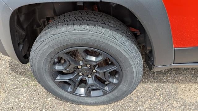 Used 2021 Jeep Cherokee Trailhawk AWD/4WD image 26