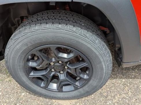 Used 2021 Jeep Cherokee Trailhawk AWD/4WD image 26