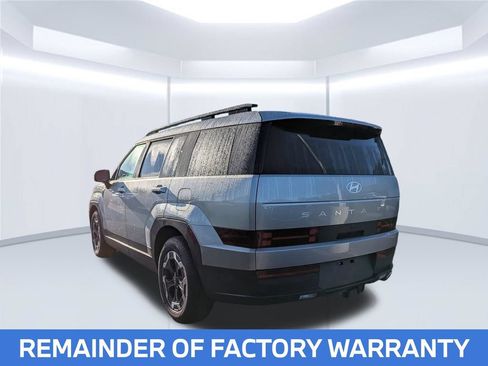 Used 2025 Hyundai Santa Fe SEL FWD image 2