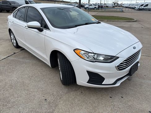 Used 2020 Ford Fusion SE image 18