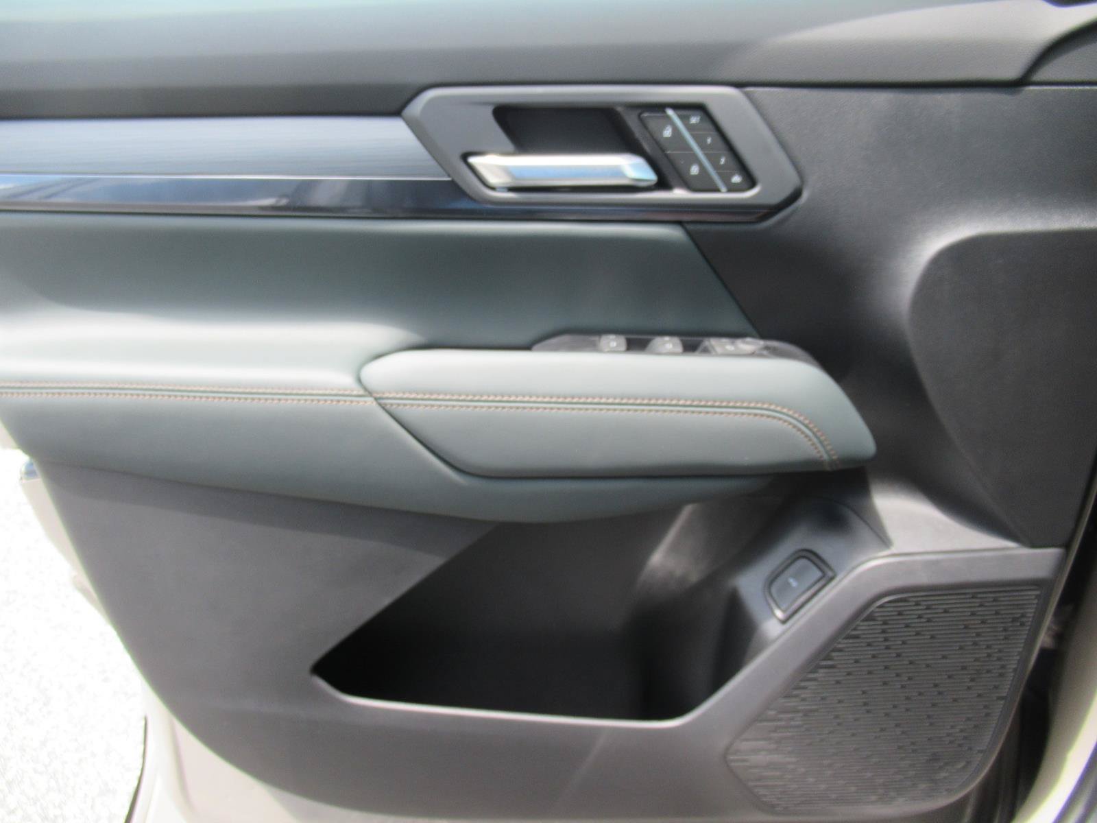 New 2027 GMC Terrain AT4 w/ Convenience Package III AWD/4WD image 20