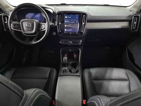 Certified 2025 Volvo XC40 B5 Core image 15