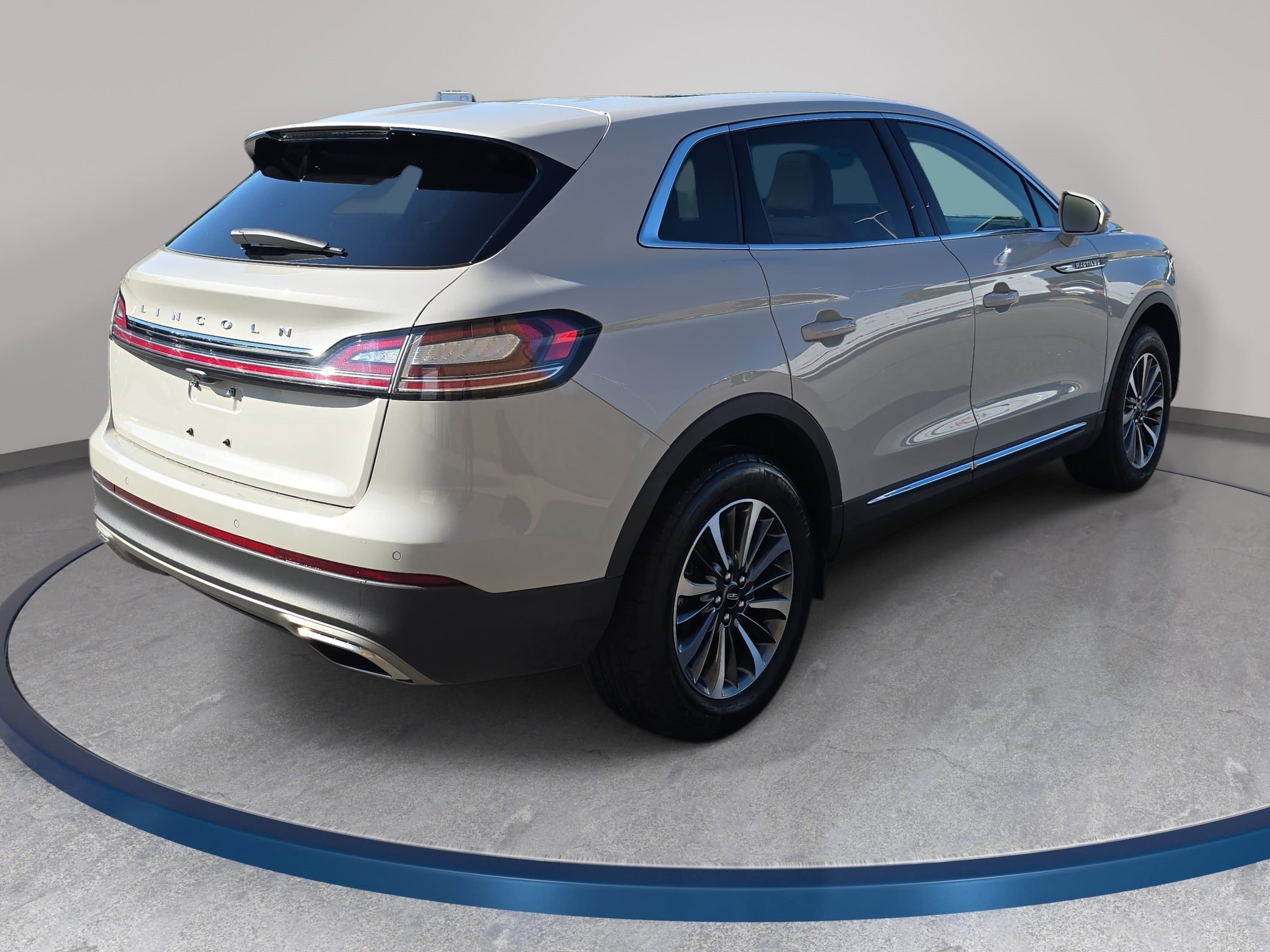 Certified 2023 Lincoln Nautilus Reserve AWD/4WD image 5