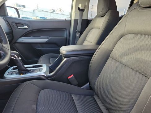 Used 2022 Chevrolet Colorado LT w/ LT Convenience Package image 17