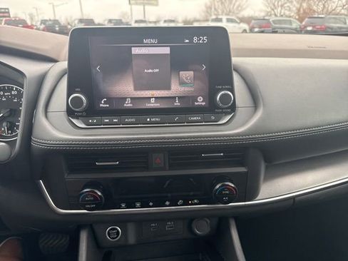 Used 2023 Nissan Rogue SV image 33