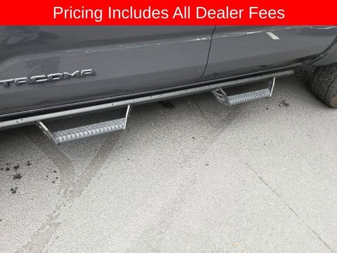 Certified 2025 Toyota Tacoma SR5 AWD/4WD image 16