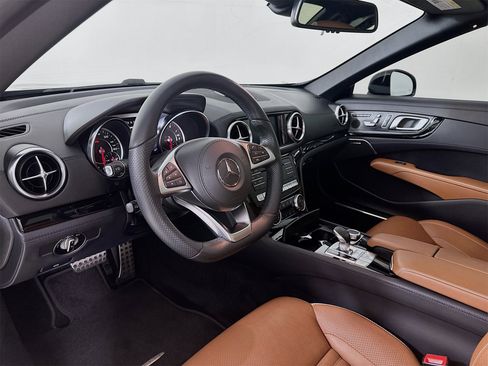Used 2017 Mercedes-Benz SL 550 image 10