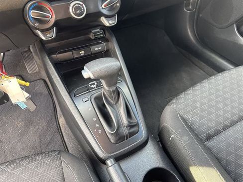 Used 2023 Kia Rio S image 12