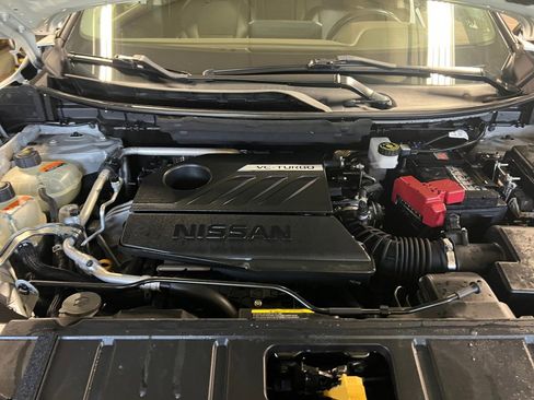 Used 2023 Nissan Rogue SL w/ SL Premium Package image 16