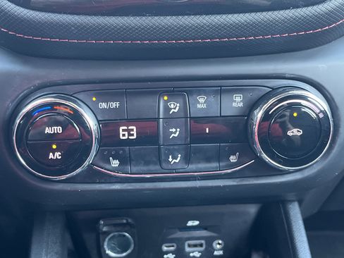 Used 2023 Chevrolet TrailBlazer RS w/ Sun and Liftgate Package image 7