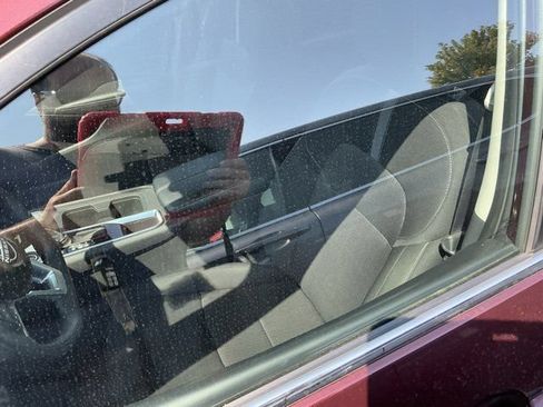 Used 2025 Nissan Sentra SV FWD image 25