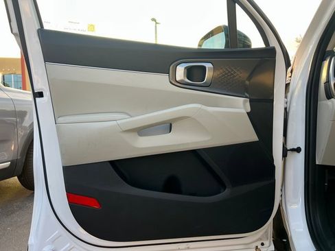 Certified 2022 Kia Sorento S image 11