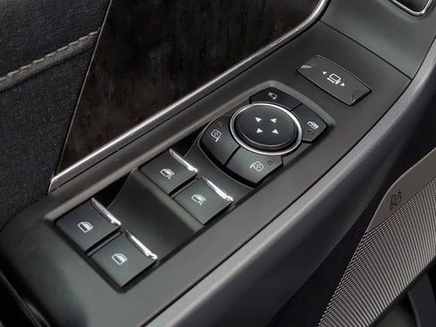 Certified 2023 Ford F450 Lariat w/ Lariat Ultimate Package image 9