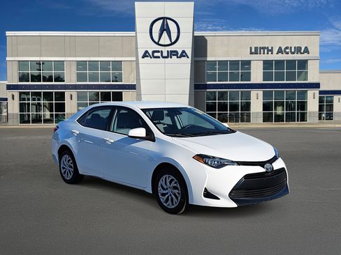 Used 2017 Toyota Corolla LE image 1