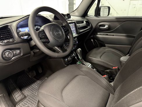 Used 2022 Jeep Renegade Altitude AWD/4WD image 17