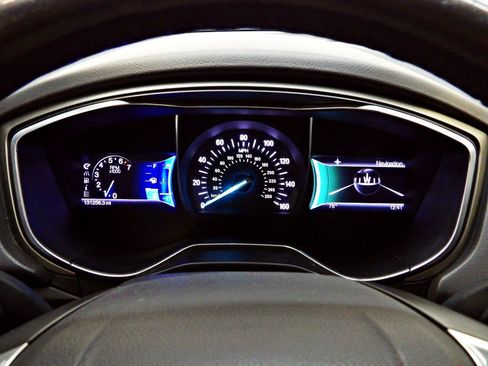 Used 2013 Ford Fusion SE FWD image 15