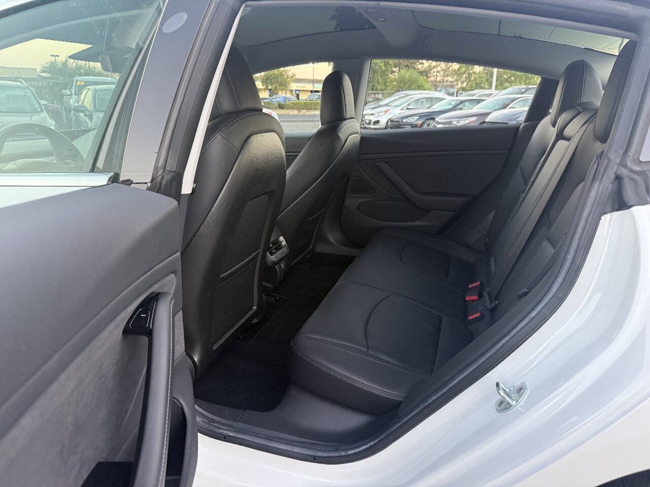 Used 2018 Tesla Model 3 Long Range RWD image 13