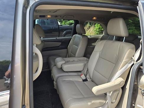 Used 2012 Honda Odyssey Touring image 3