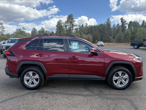 Used 2023 Toyota RAV4 XLE AWD/4WD image 7
